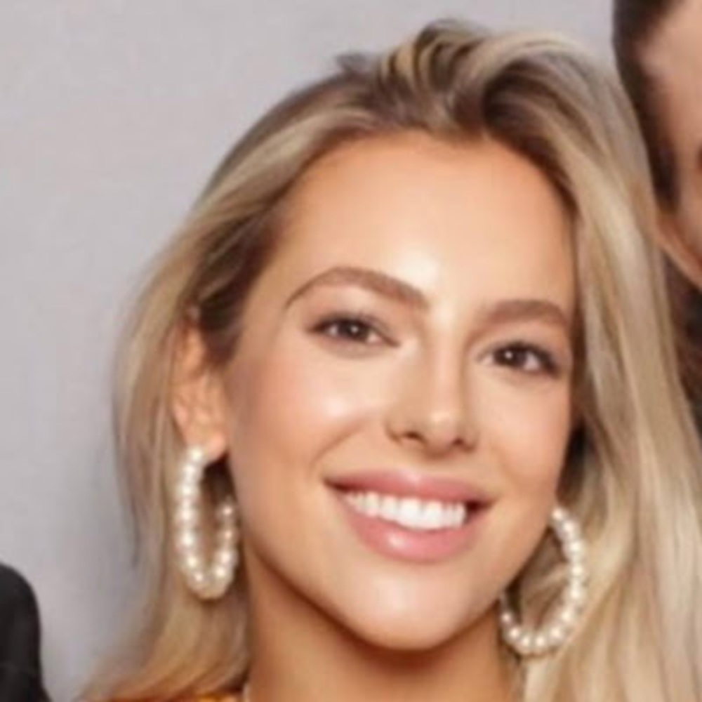 Meet your Posher, Olivia